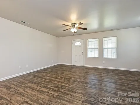 362 E Mills Avenue Mooresville NC 28115