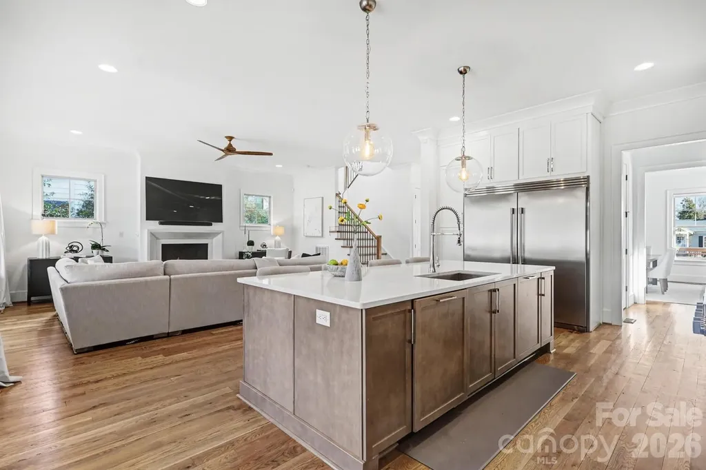 2852 Dorchester Place Charlotte NC 28209