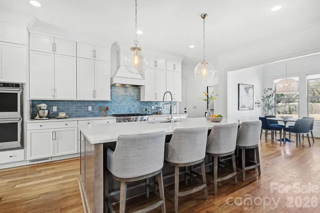 2852 Dorchester Place Charlotte NC 28209
