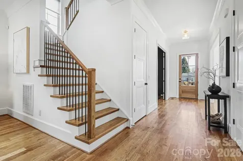 2852 Dorchester Place Charlotte NC 28209