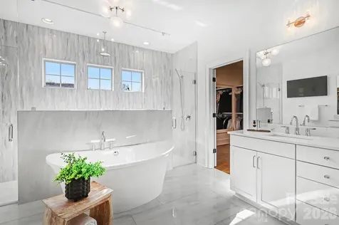 2852 Dorchester Place Charlotte NC 28209