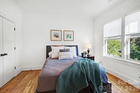 2852 Dorchester Place Charlotte NC 28209