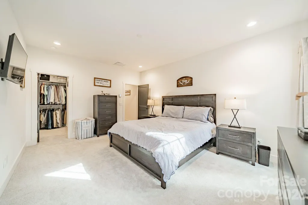 608 Ambassador Street Charlotte NC 28208