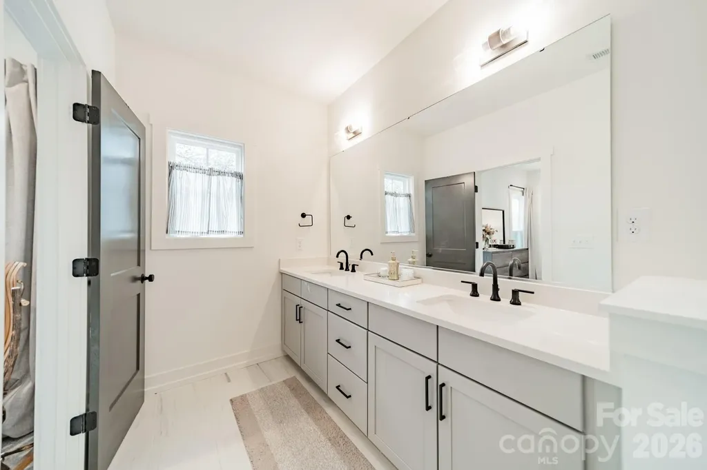608 Ambassador Street Charlotte NC 28208