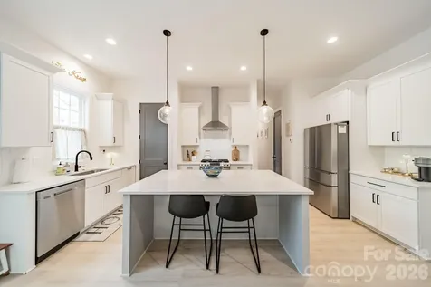 608 Ambassador Street Charlotte NC 28208