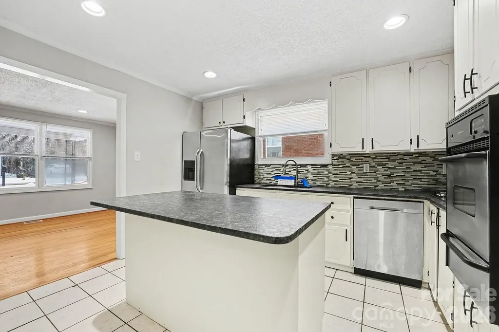 742 N Mulberry Street Statesville NC 28677