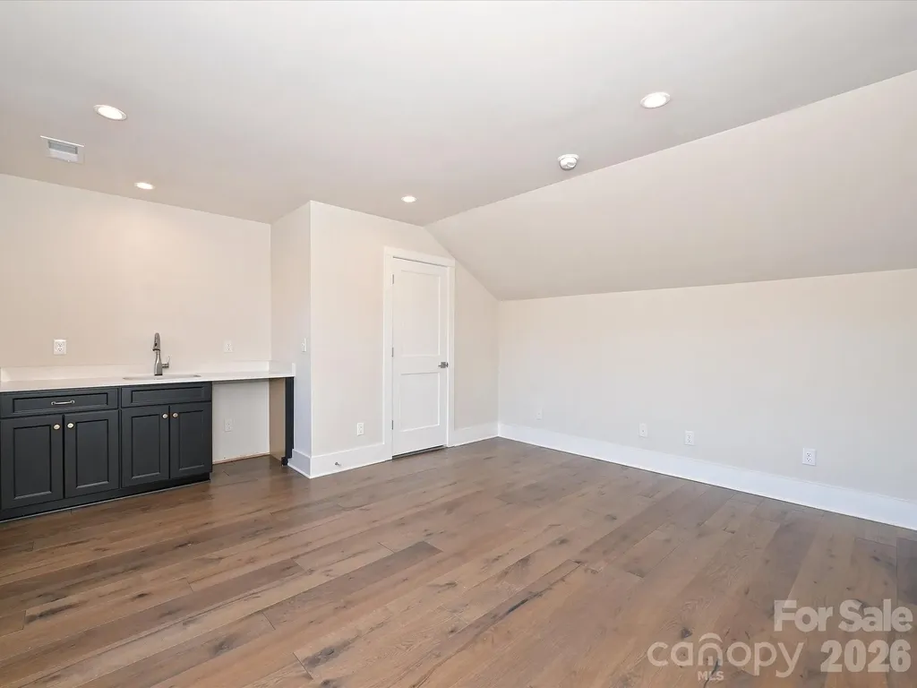 2428 Runnymede Lane Charlotte NC 28209