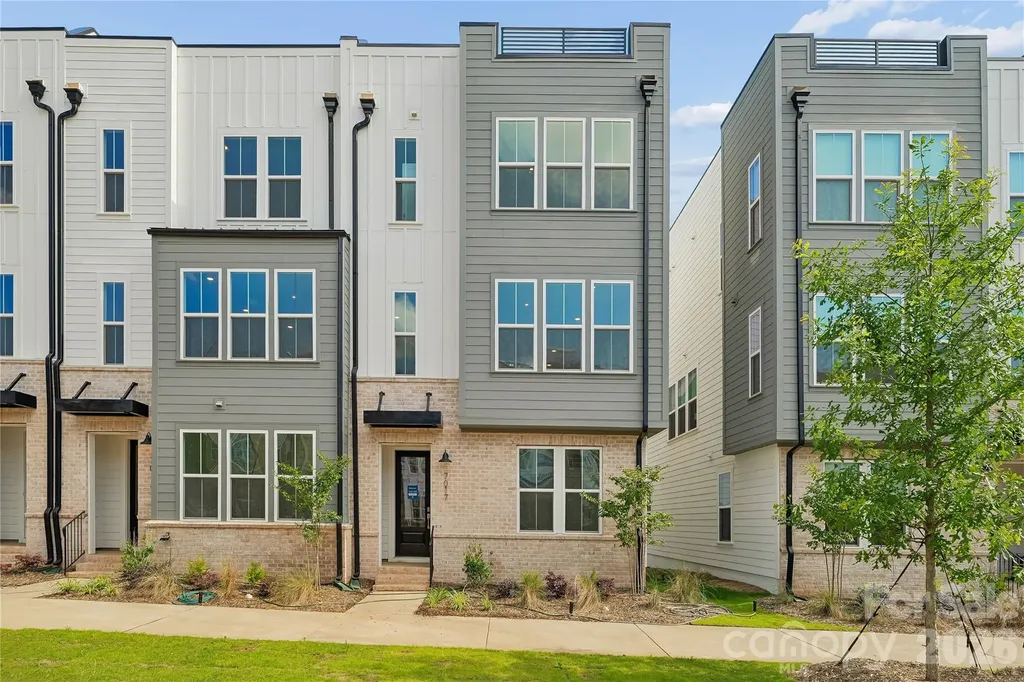 7017 Westrow Avenue Charlotte NC 28278