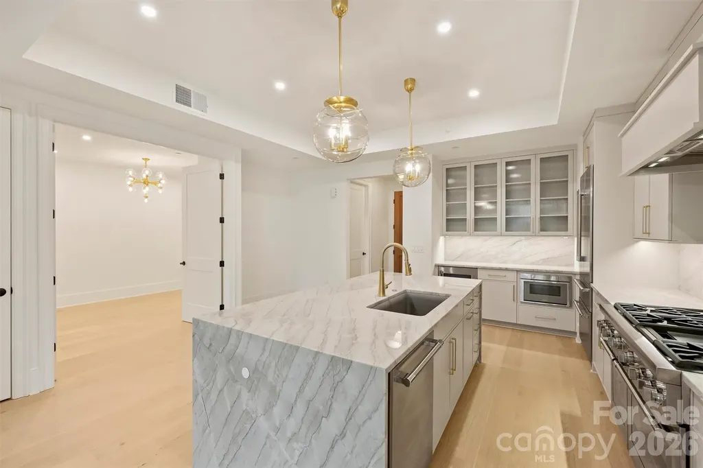409 Queens Road Charlotte NC 28207