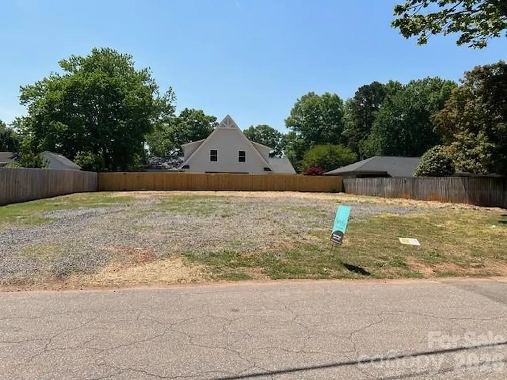 814 Bertonley Avenue Charlotte NC 28211