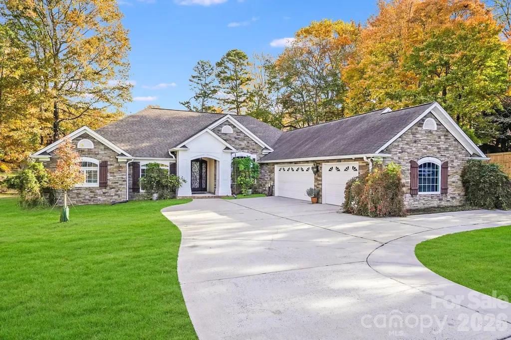 5329 Kuykendall Road Charlotte NC 28270