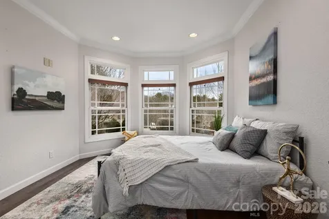 86 Oak Hollow Drive Asheville NC 28805