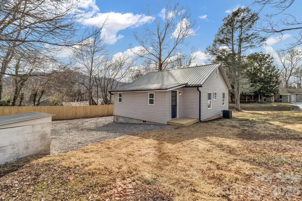 246 Marion Street Marion NC 28752