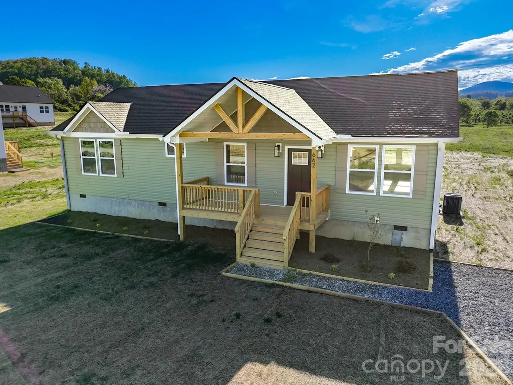 662 Beehive Road Hendersonville NC 28792