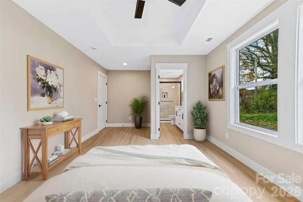 662 Beehive Road Hendersonville NC 28792