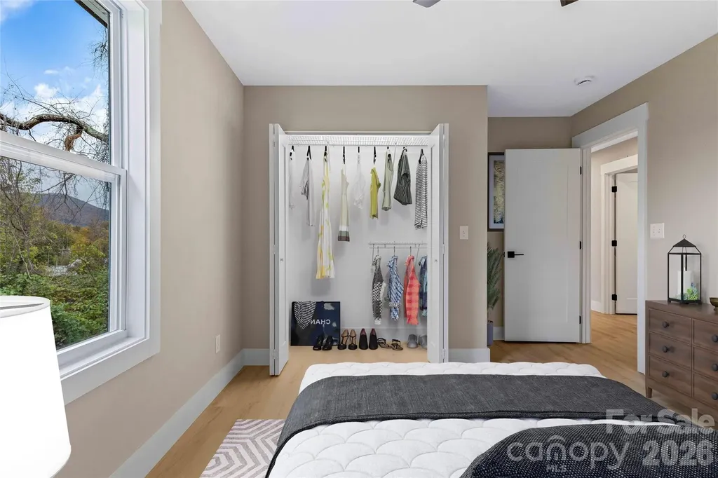 662 Beehive Road Hendersonville NC 28792