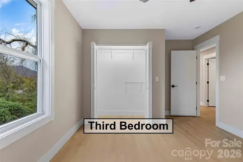 662 Beehive Road Hendersonville NC 28792