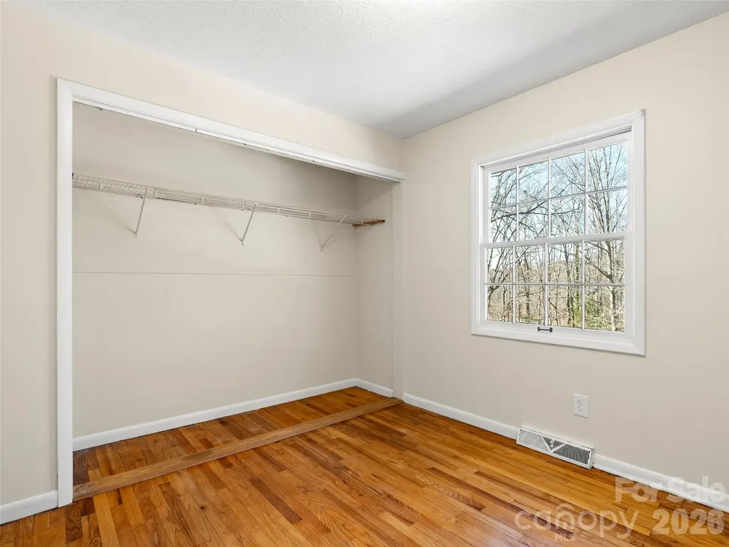 76 Maple Springs Road Asheville NC 28805
