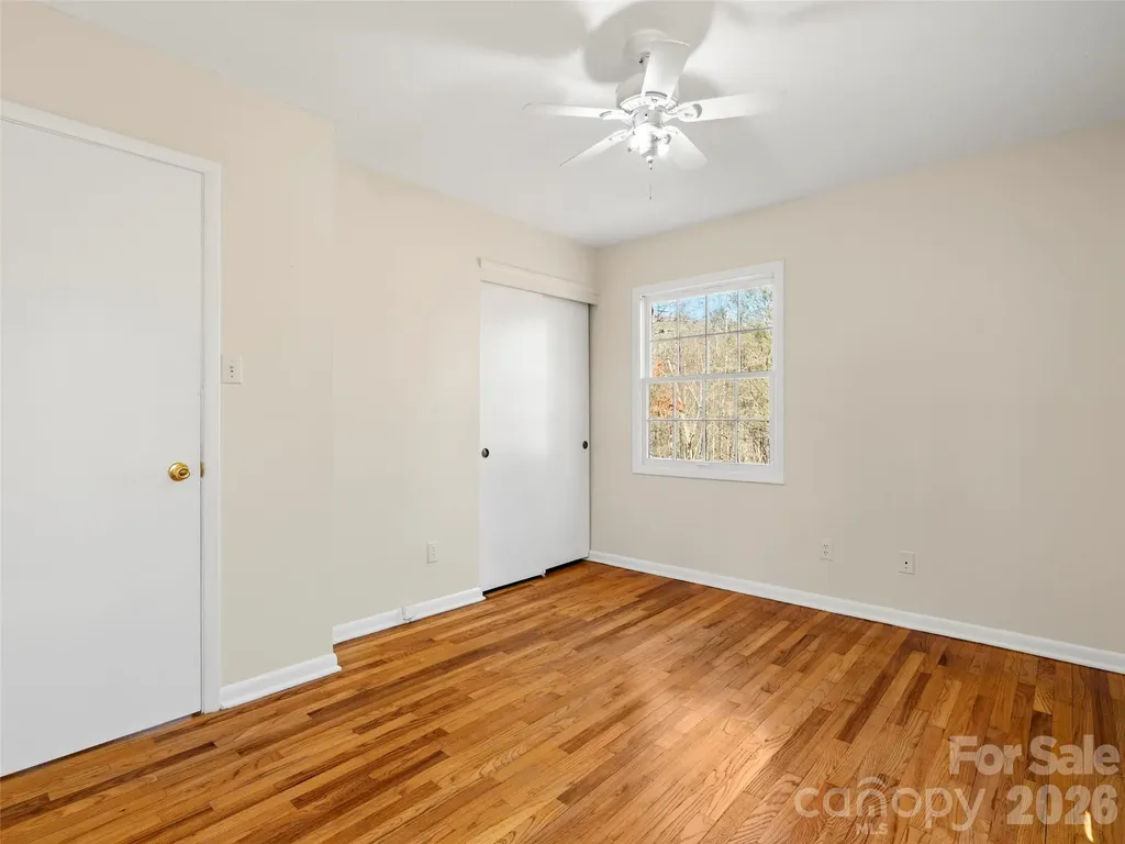 76 Maple Springs Road Asheville NC 28805