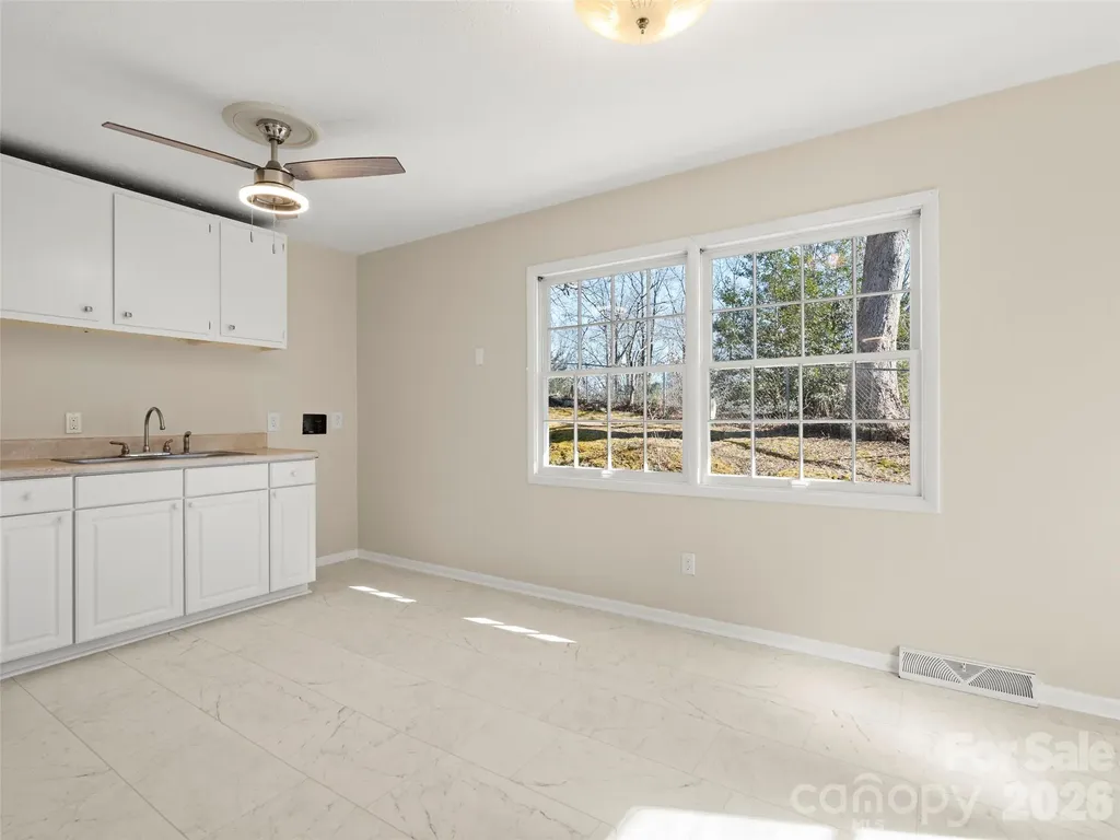 76 Maple Springs Road Asheville NC 28805