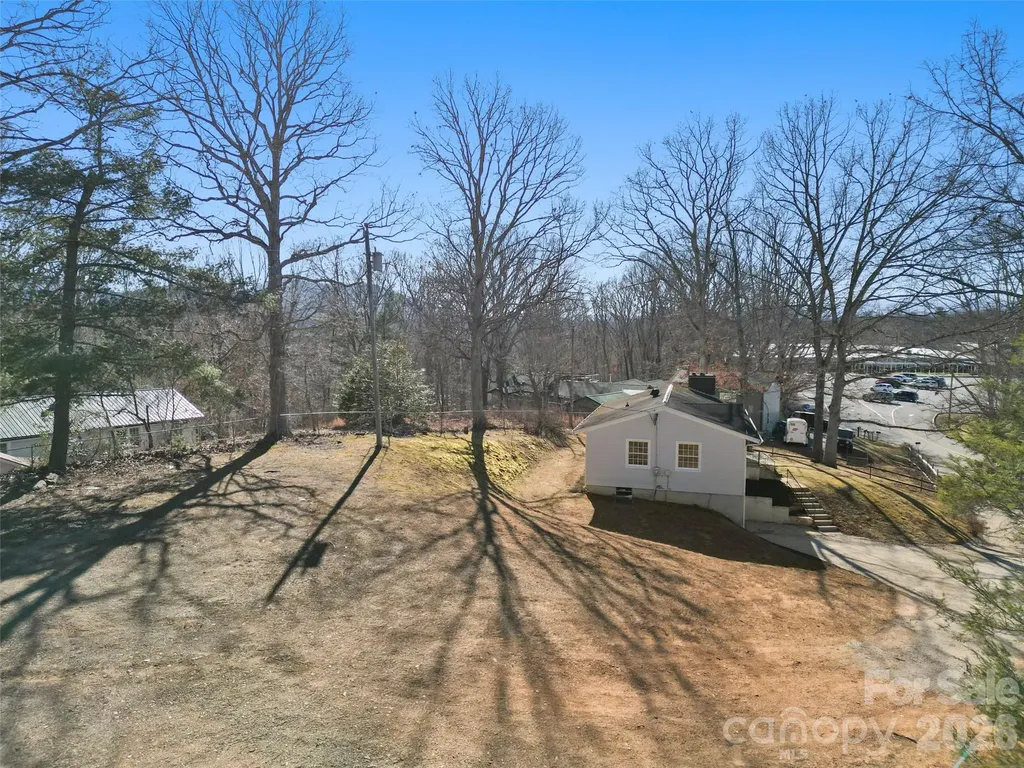 76 Maple Springs Road Asheville NC 28805