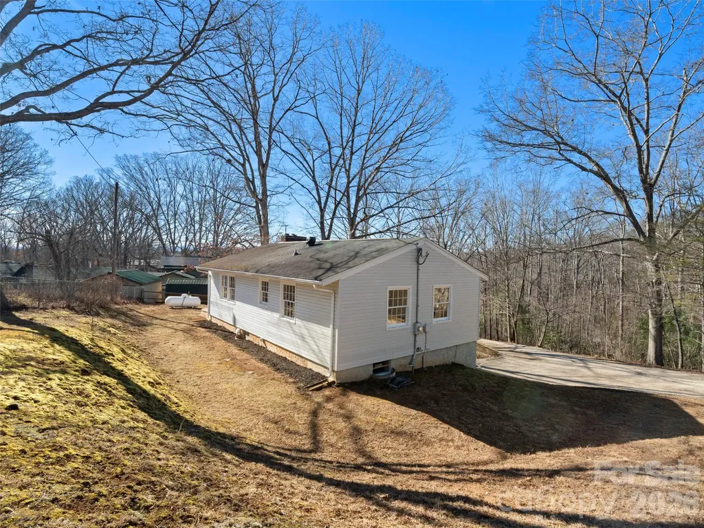 76 Maple Springs Road Asheville NC 28805