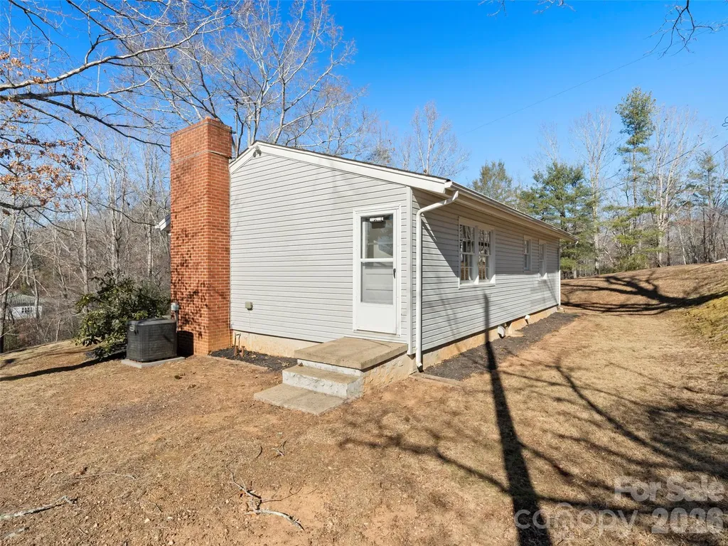 76 Maple Springs Road Asheville NC 28805