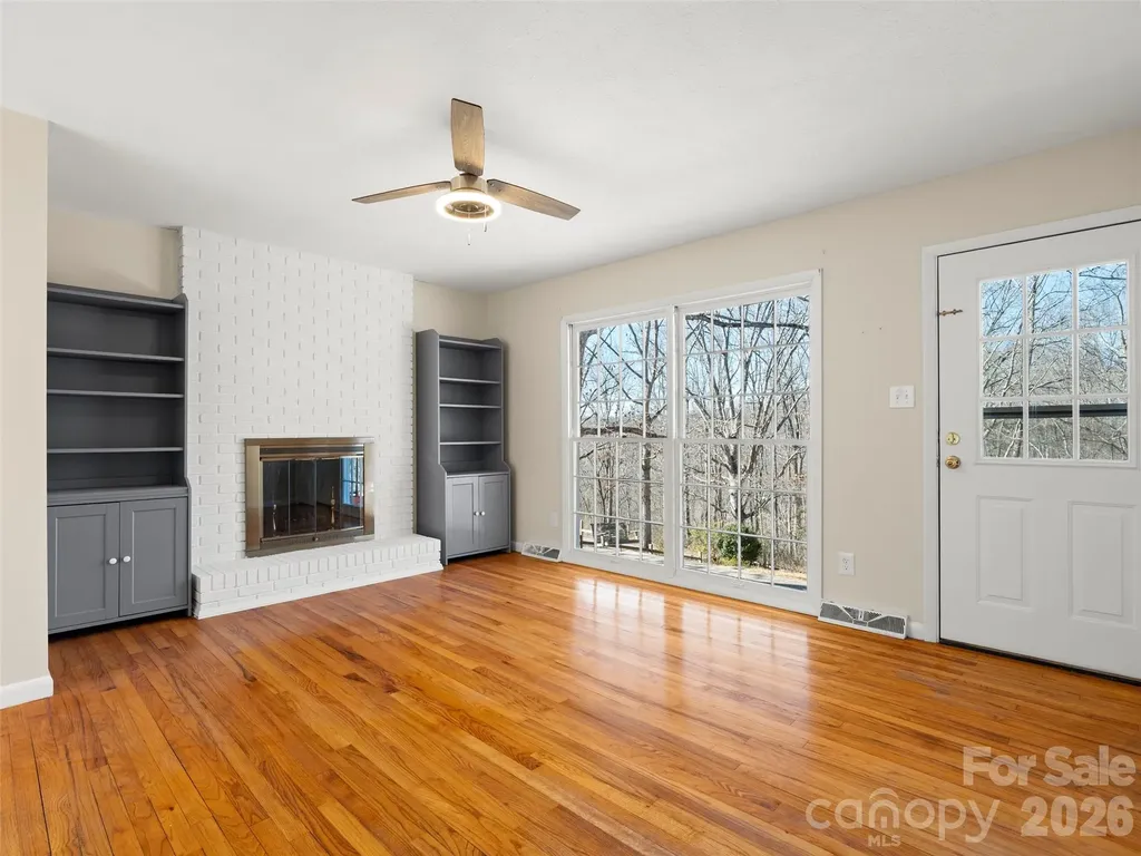 76 Maple Springs Road Asheville NC 28805