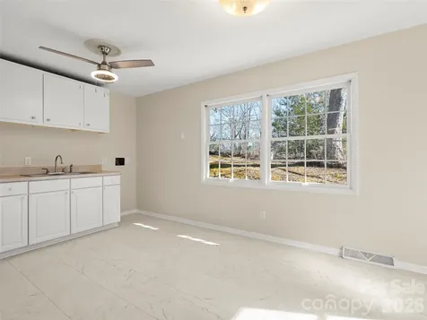 76 Maple Springs Road Asheville NC 28805