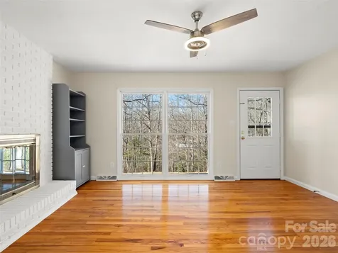 76 Maple Springs Road Asheville NC 28805