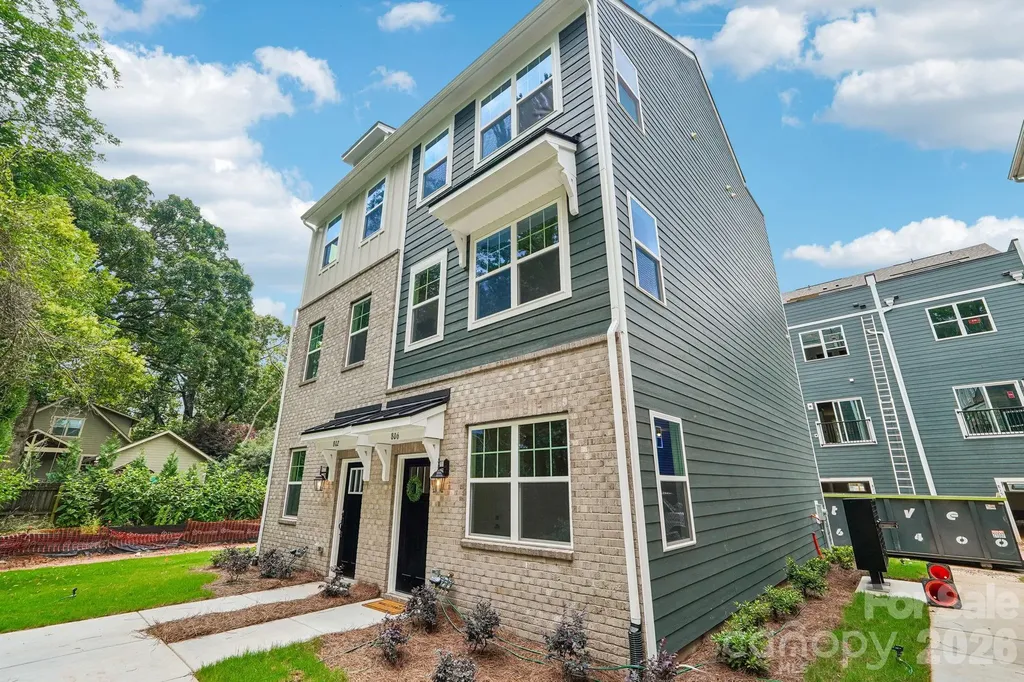 806 Hammers Lane Charlotte NC 28205