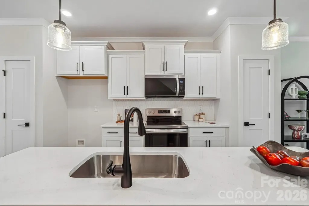 806 Hammers Lane Charlotte NC 28205