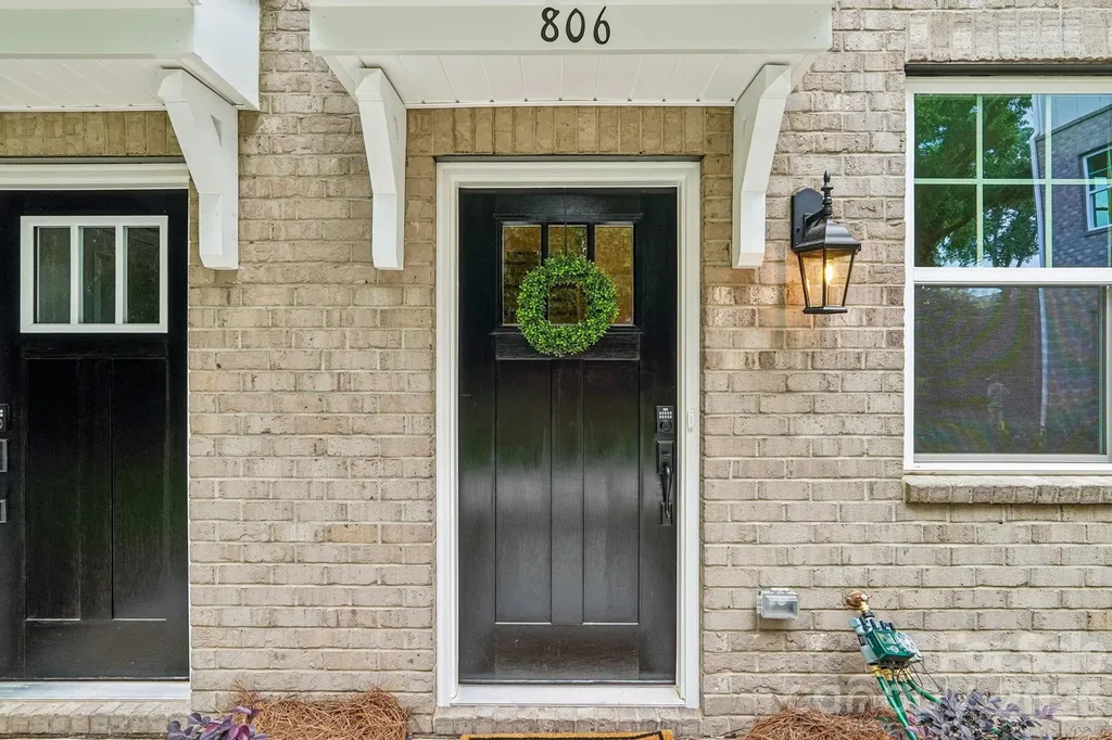 806 Hammers Lane Charlotte NC 28205