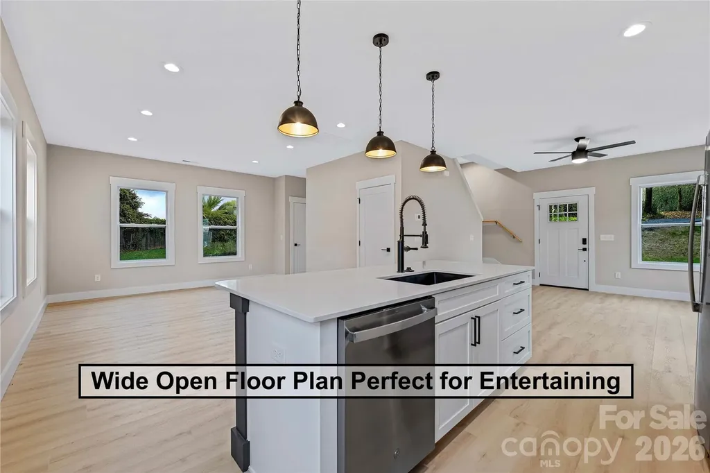 696 Beehive Road Hendersonville NC 28792