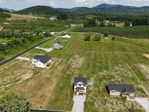 696 Beehive Road Hendersonville NC 28792