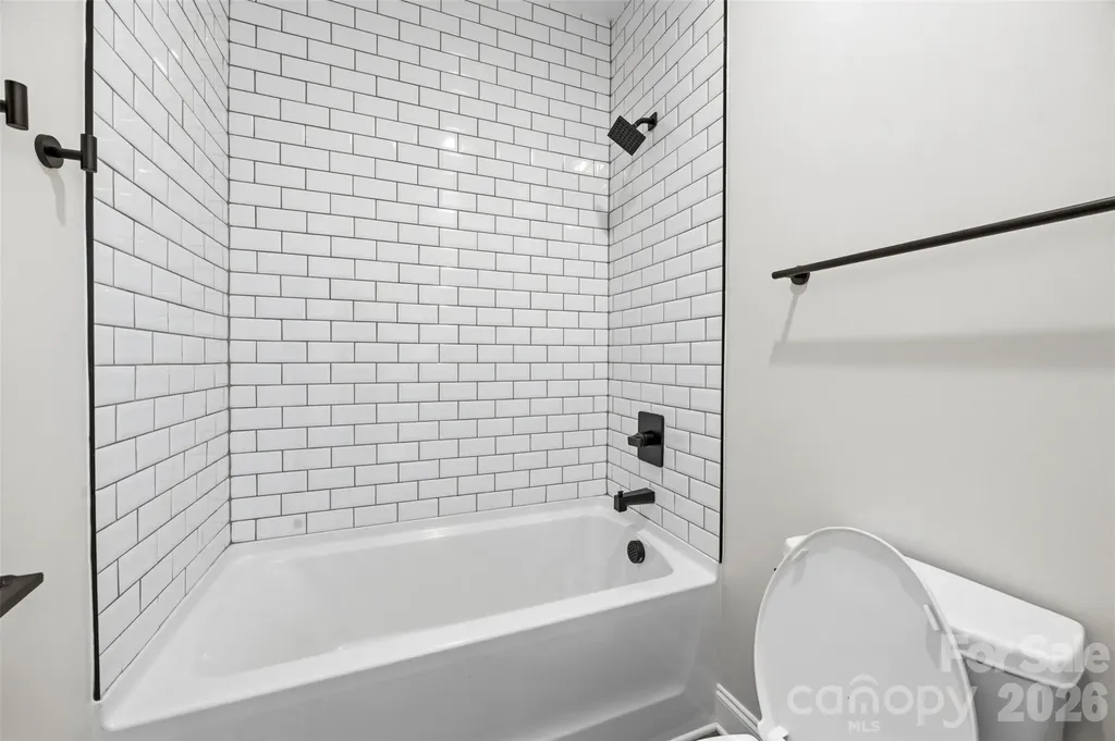 105 N Smallwood Place Charlotte NC 28216