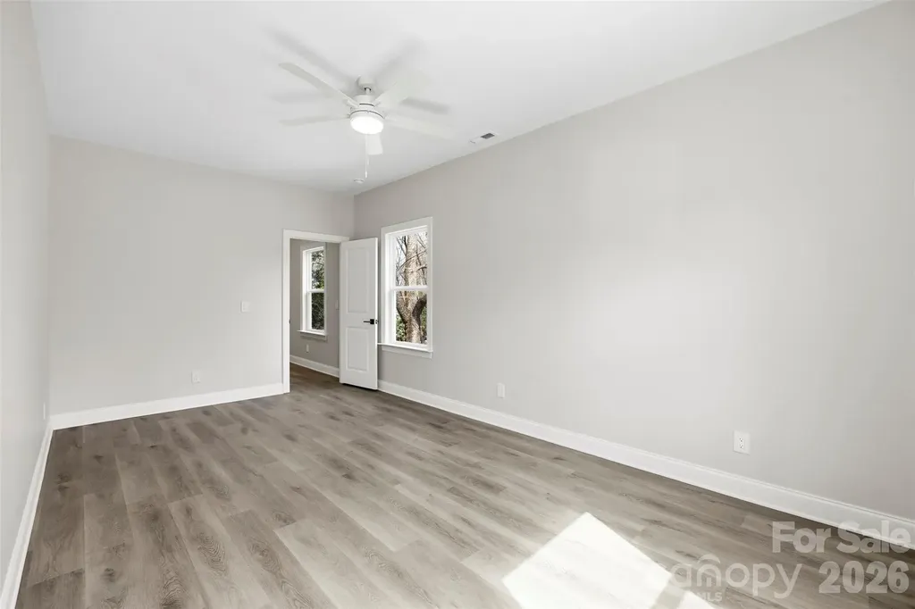 105 N Smallwood Place Charlotte NC 28216