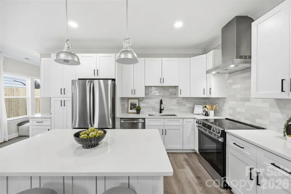 105 N Smallwood Place Charlotte NC 28216