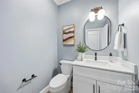 105 N Smallwood Place Charlotte NC 28216