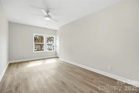 105 N Smallwood Place Charlotte NC 28216