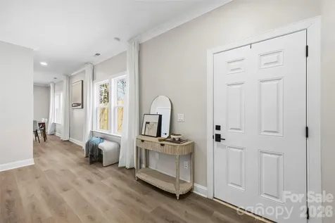 105 N Smallwood Place Charlotte NC 28216