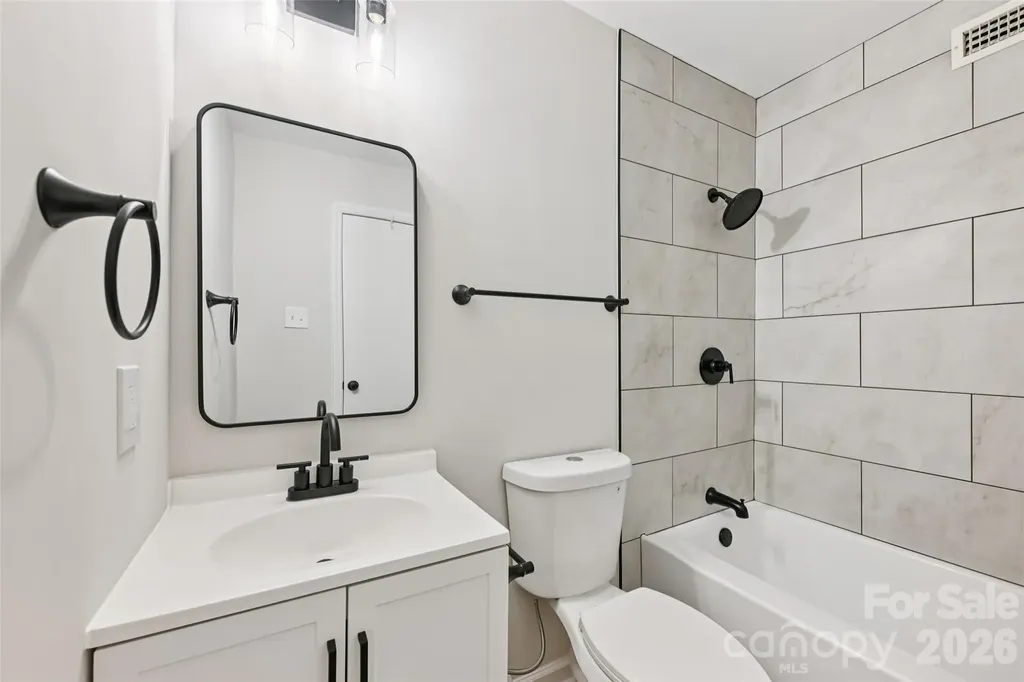 2231 Rexford Road Charlotte NC 28211