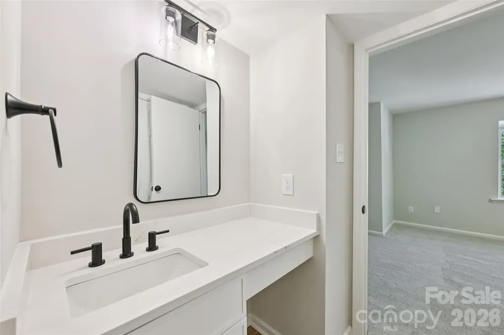 2231 Rexford Road Charlotte NC 28211