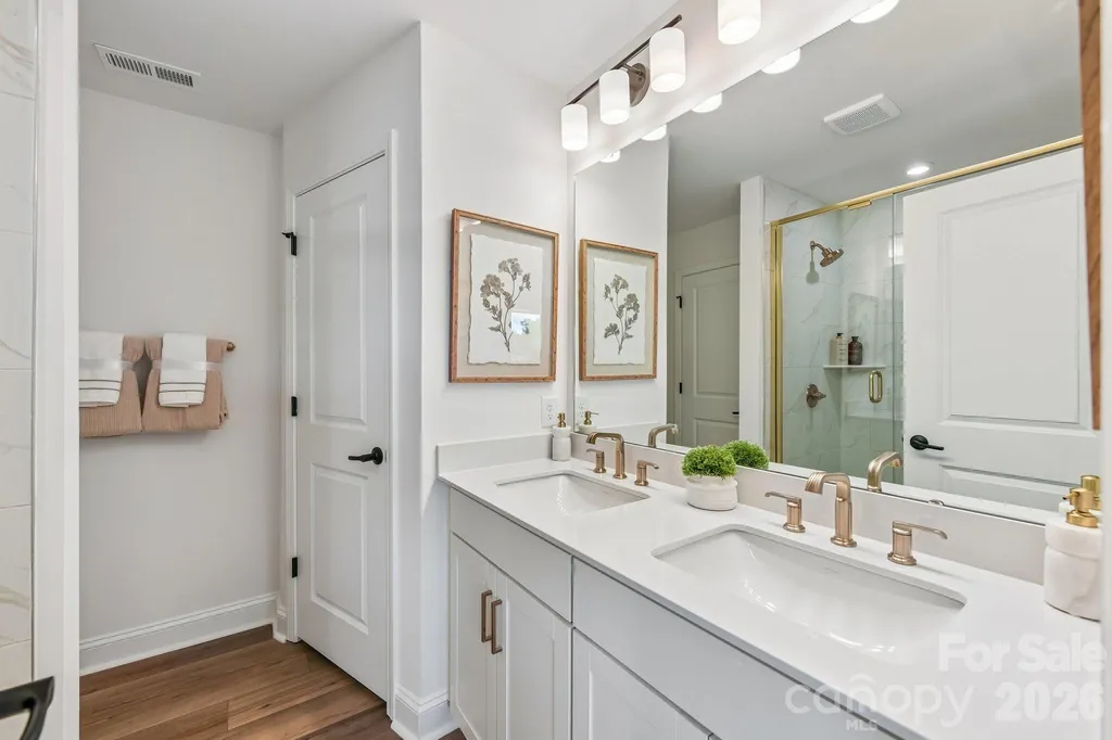 5020 Asher James Lane Charlotte NC 28262