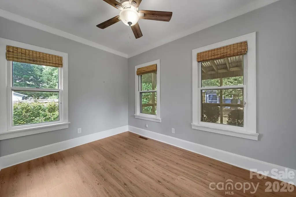 1638 Longfellow Street Charlotte NC 28205