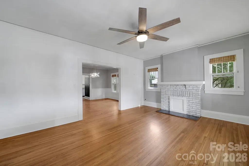 1638 Longfellow Street Charlotte NC 28205