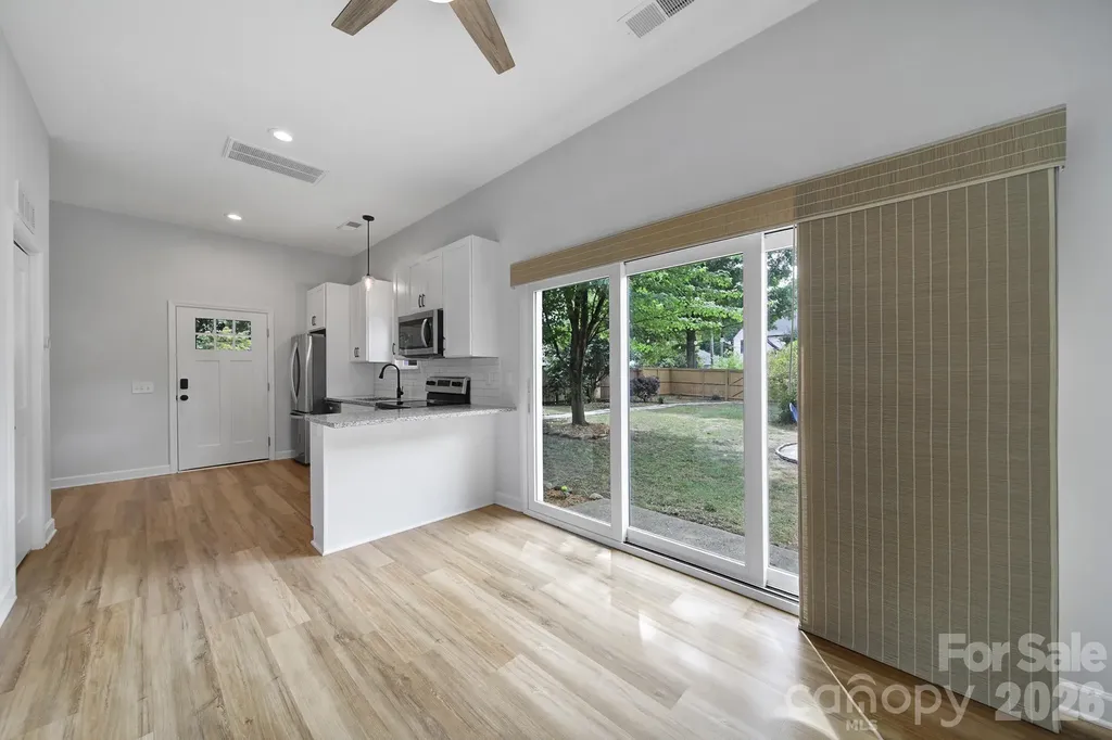 1638 Longfellow Street Charlotte NC 28205