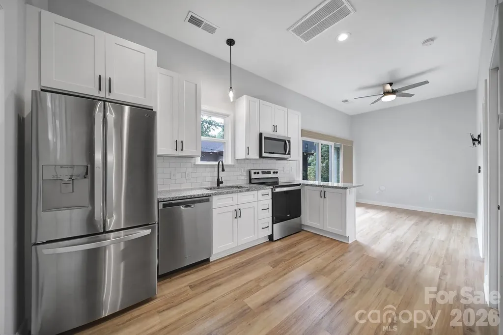 1638 Longfellow Street Charlotte NC 28205