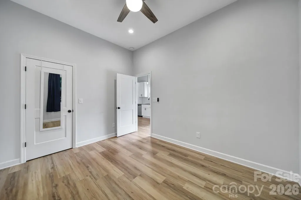1638 Longfellow Street Charlotte NC 28205