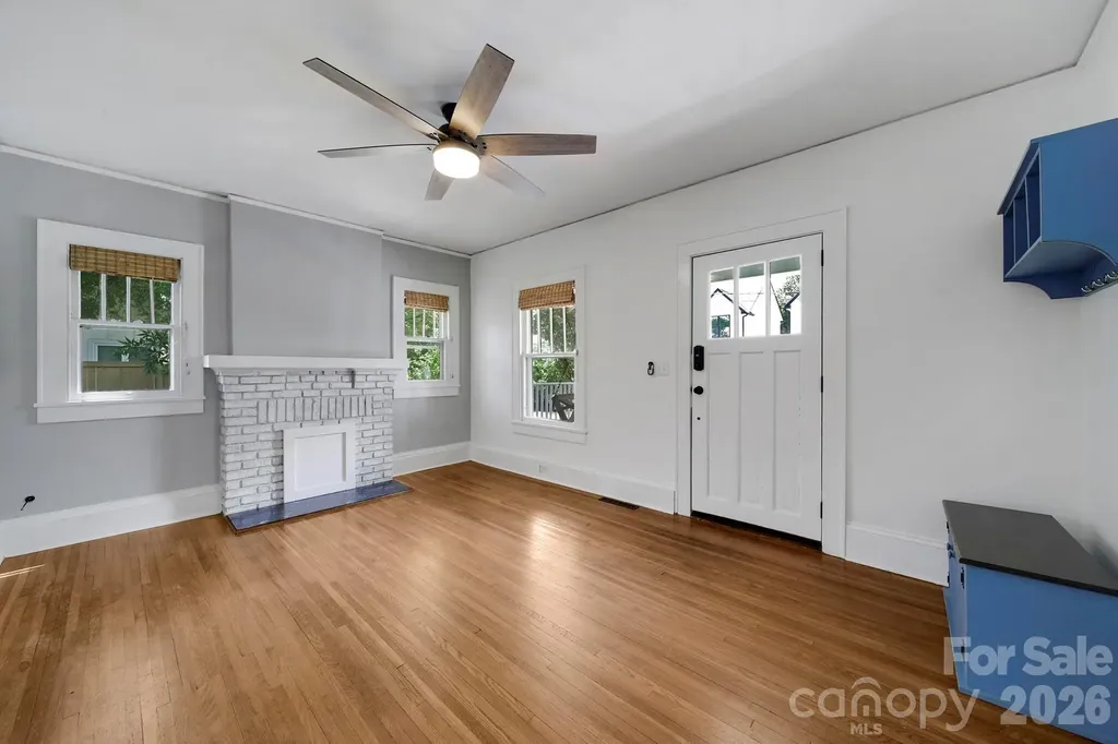 1638 Longfellow Street Charlotte NC 28205